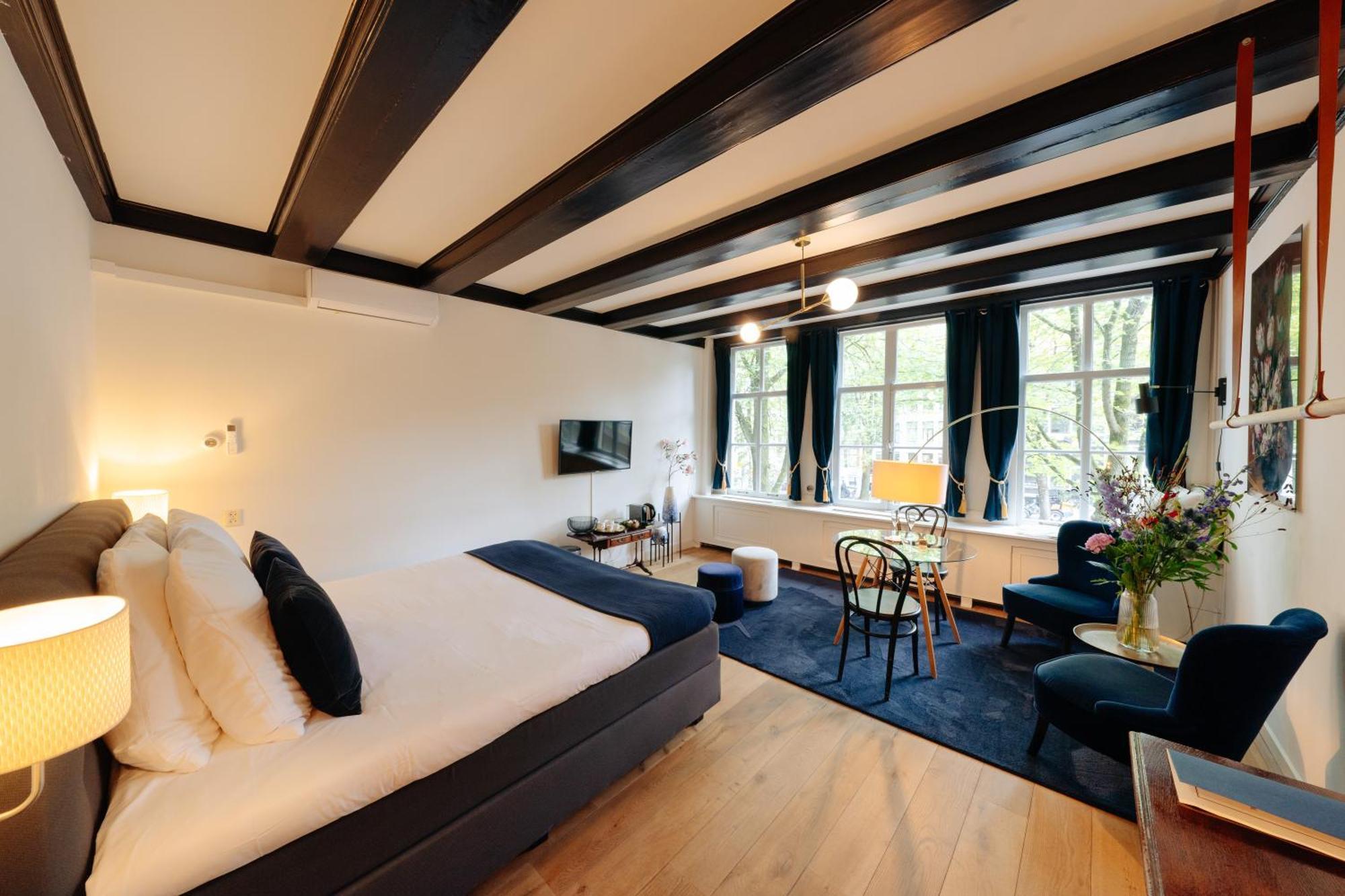 1637: Historic Canal View Suites Амстердам Екстериор снимка