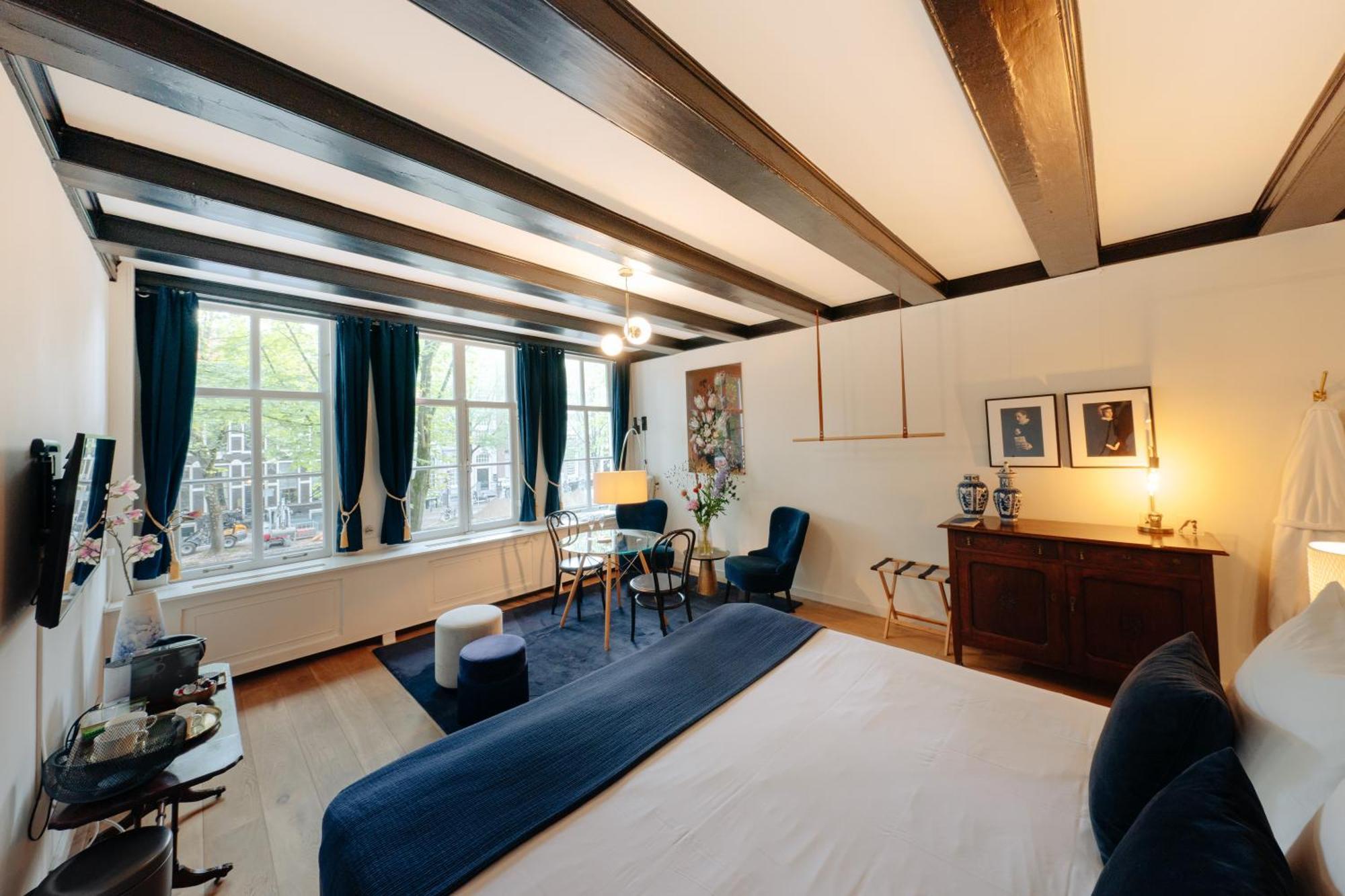 1637: Historic Canal View Suites Амстердам Екстериор снимка